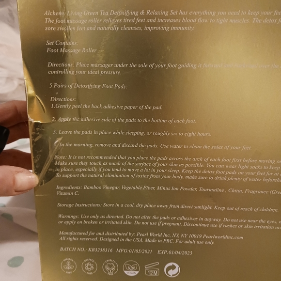 NWT! ALCHEMY LIVING FOOT CARE SET - Picture 7 of 7